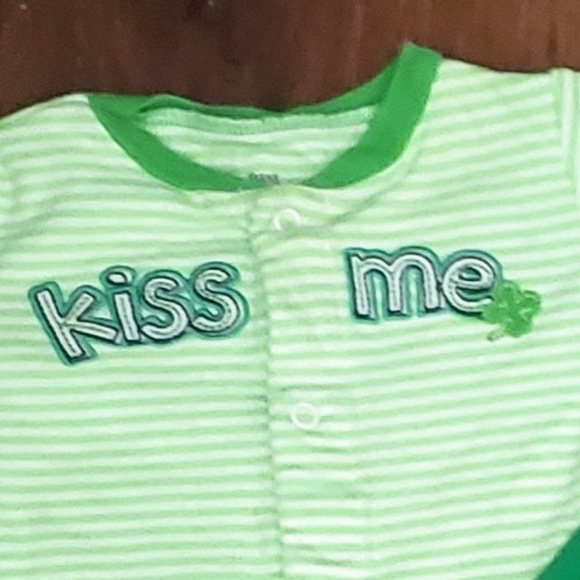 Carter's "Kiss Me" Irish Theme Baby Bundle - Picture 6 of 9